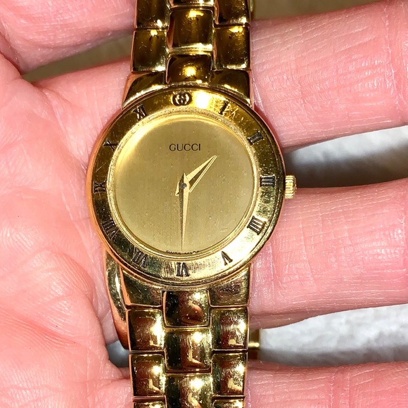 Authentic Women’s Gold Gucci Watch - Picture 3 of 8
